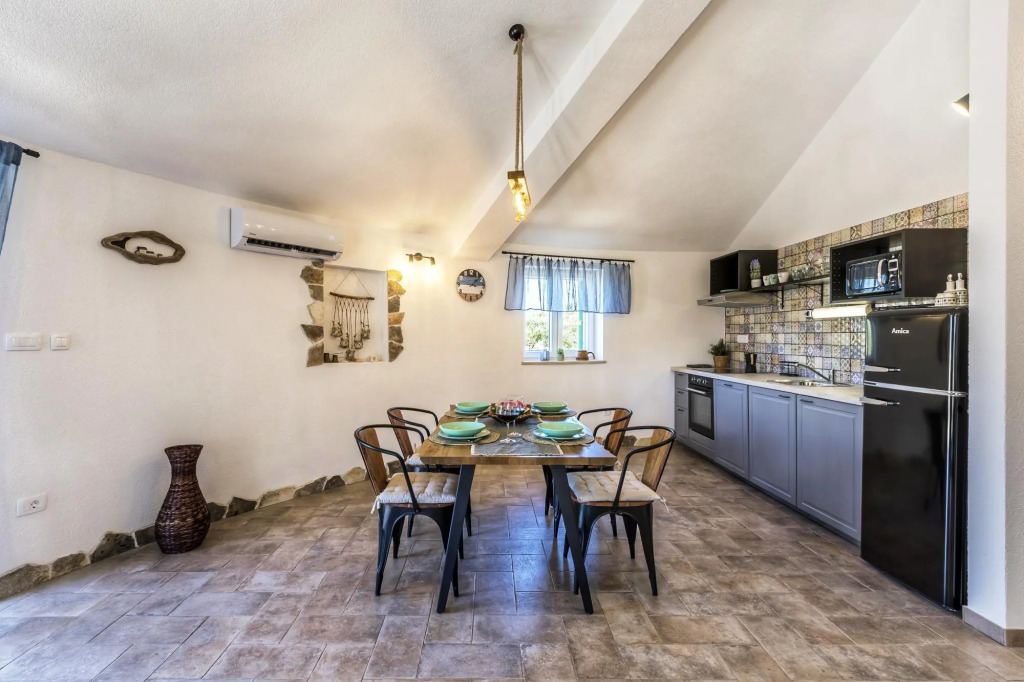 Heritage in Mirca with 2 bedrooms and 1 bathrooms