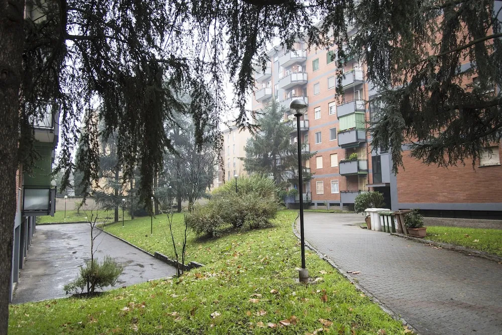 Sweet Flat near Metro Stop