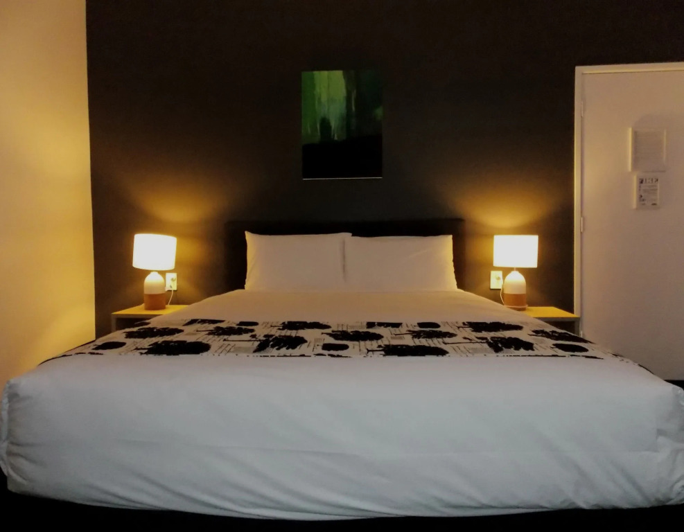 Parnell Pines Hotel