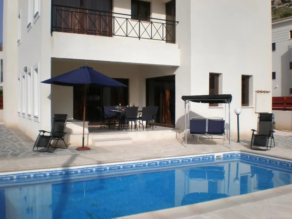 Modern Luxury Villa in Peyia, Near Coral bay Beach, w/ Private Pool an