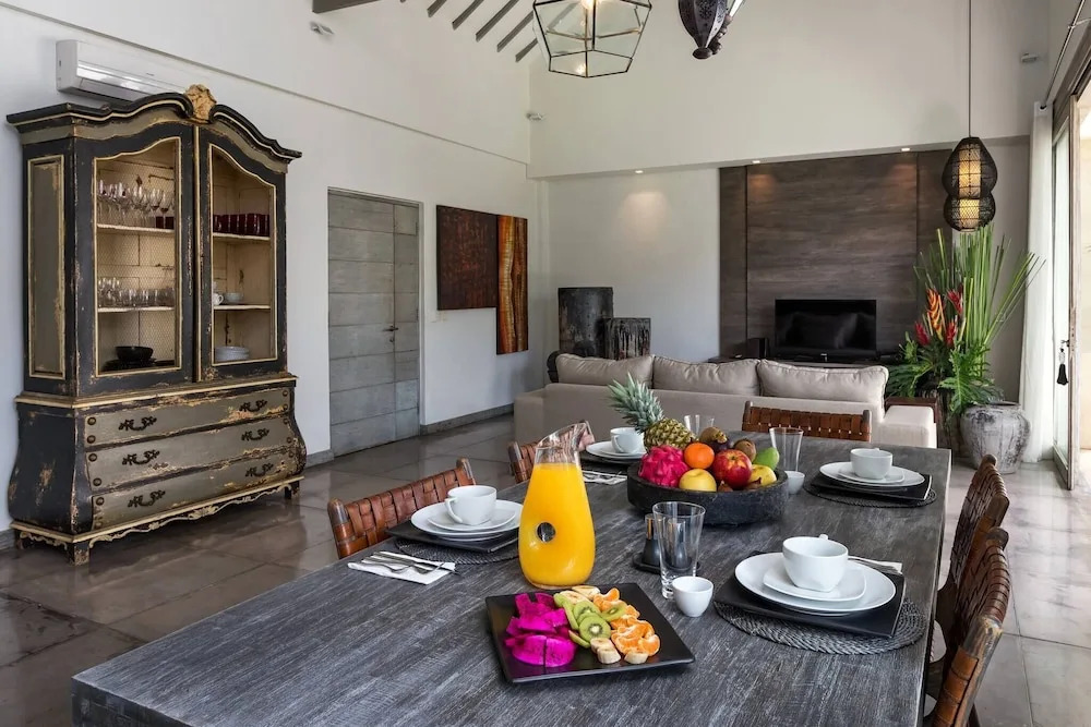 Villa Mia by Villa Finder