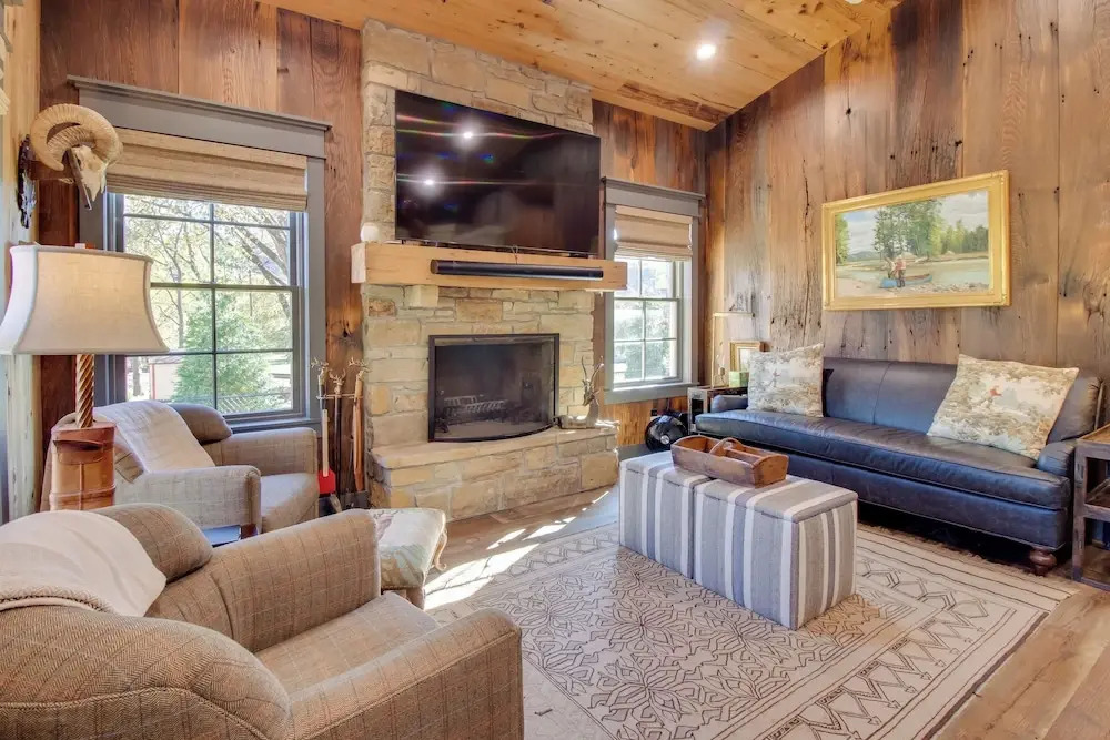 Walk to White River: Cozy Escape w/ Screened Porch