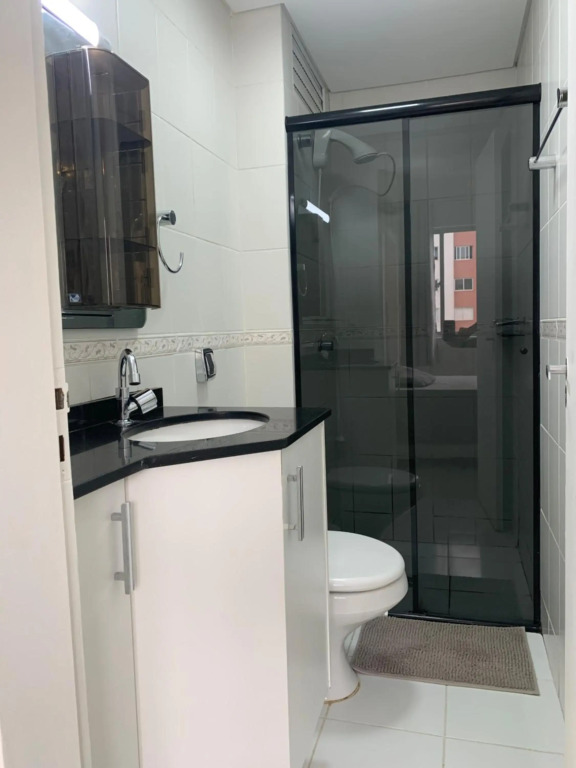 1103- Apartamento Encantador, amplo e decorado, mobiliario moderno, cozinha completa com utensílios , Excelente vista da cidade e localização privelegiada no bairro Bigorrilho