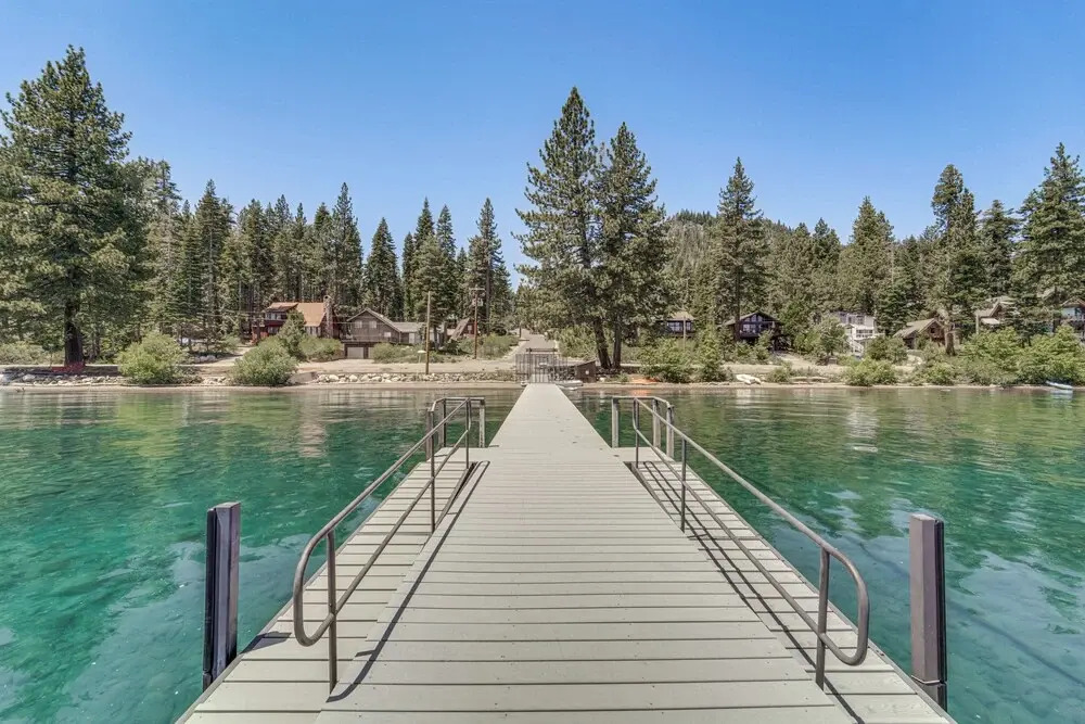 < 2 Blocks to Lake Tahoe: Family Home Near Skiing