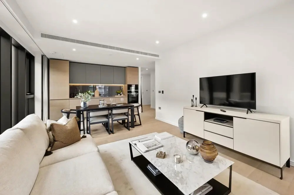 Stylish two Bedroom Apartment With River Views in Docklands