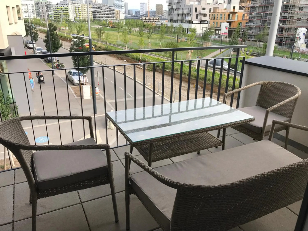 Vienna Hauptbanhof and Belvedere two bedroom apartment