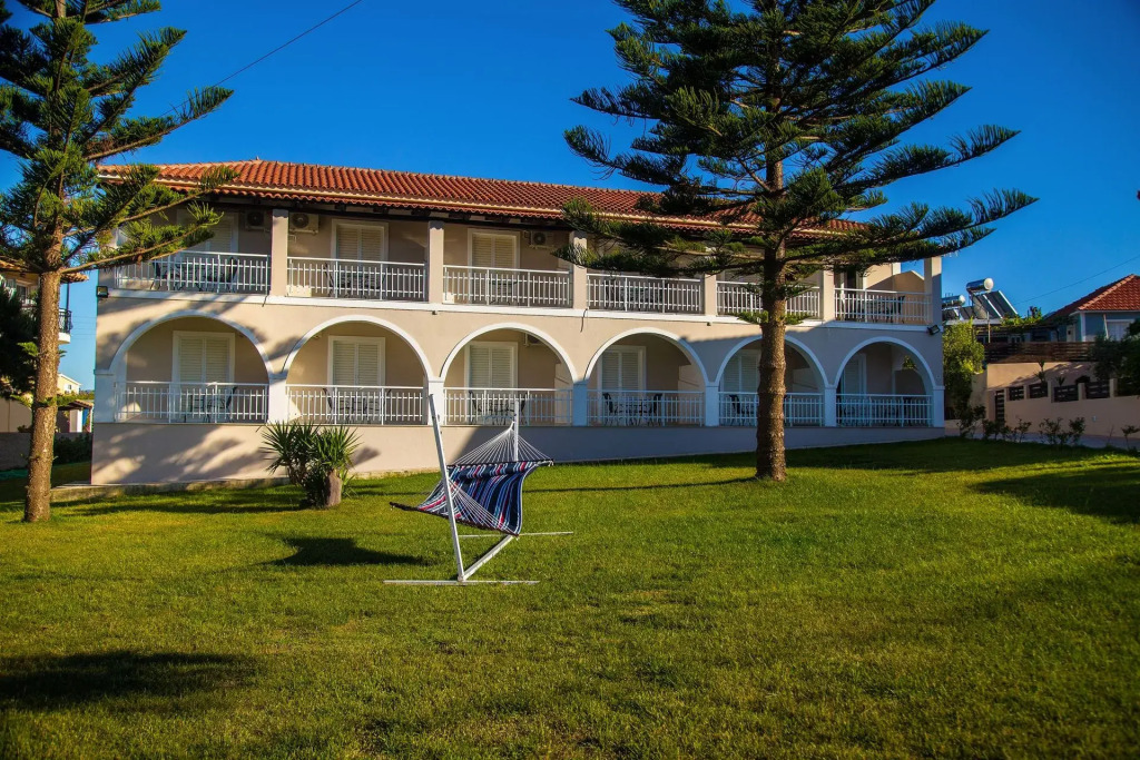 Kondarini Sea View Villa, Just 290m from the beach, by ZanteWize