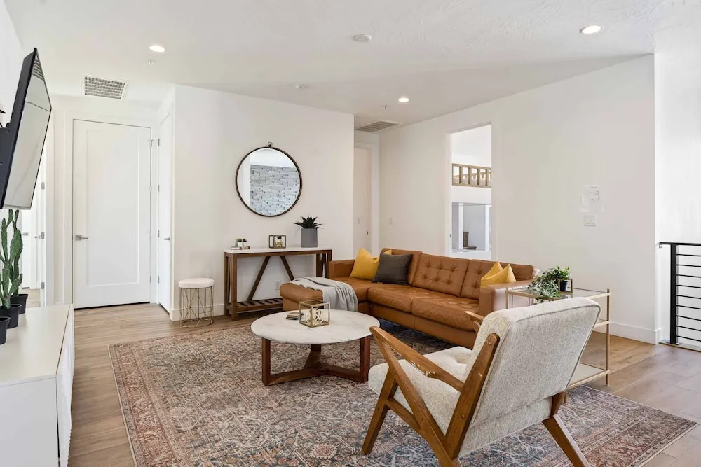 Perfectly On Par 7 Bedroom Home