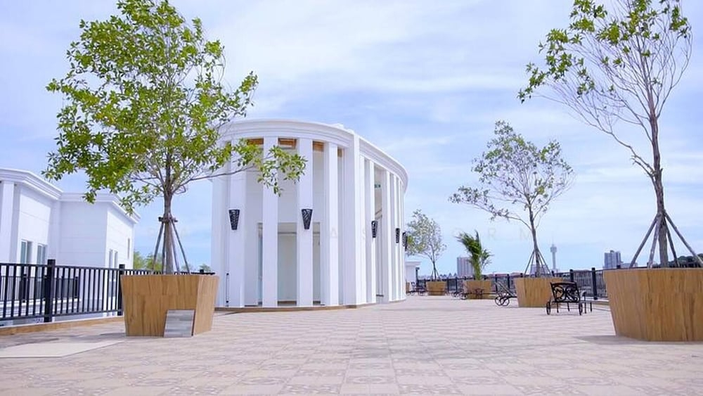 Resort Style Living - Great Location At Pattaya