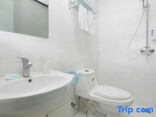 Shuya Hotel (Nanjing South Railway Station Shuanglong Avenue Subway Station)