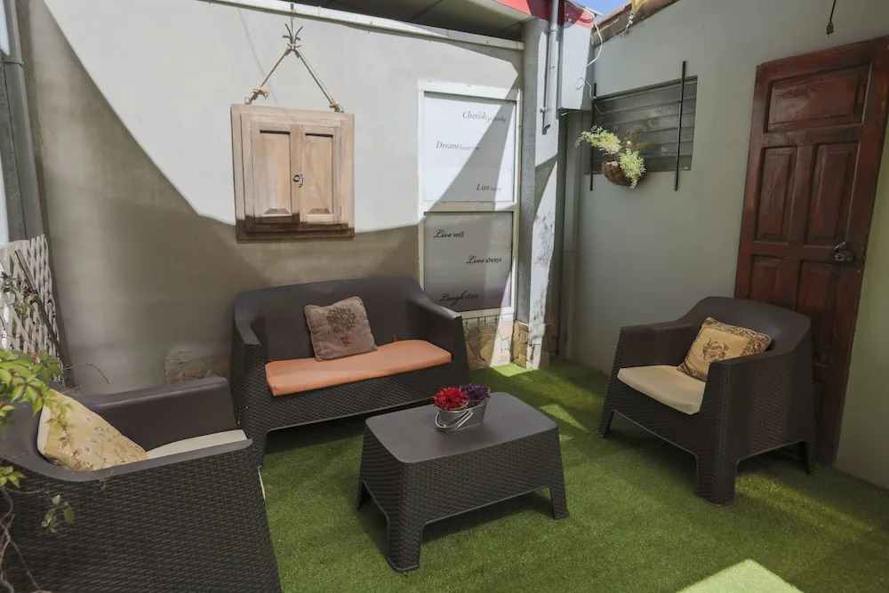 Hostal San Benito - Zona Rosa