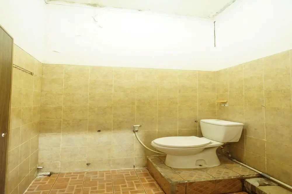OYO 93134 Hotel Radom Near Kinderfield School