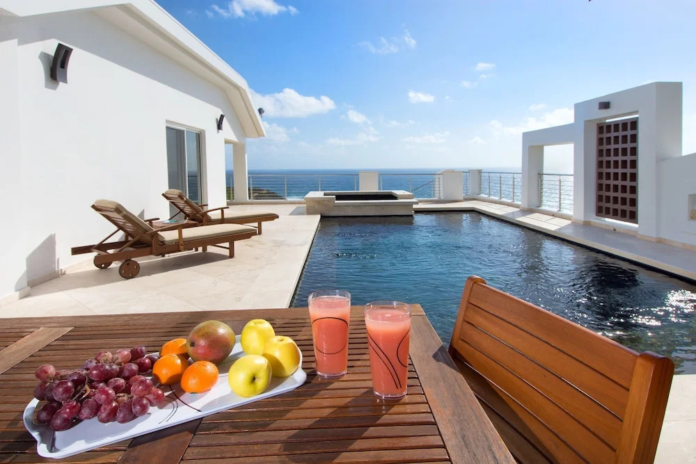Paradiso by Island Properties Online