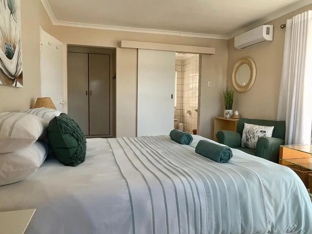 Waterfront 2 Bedroom Apartment