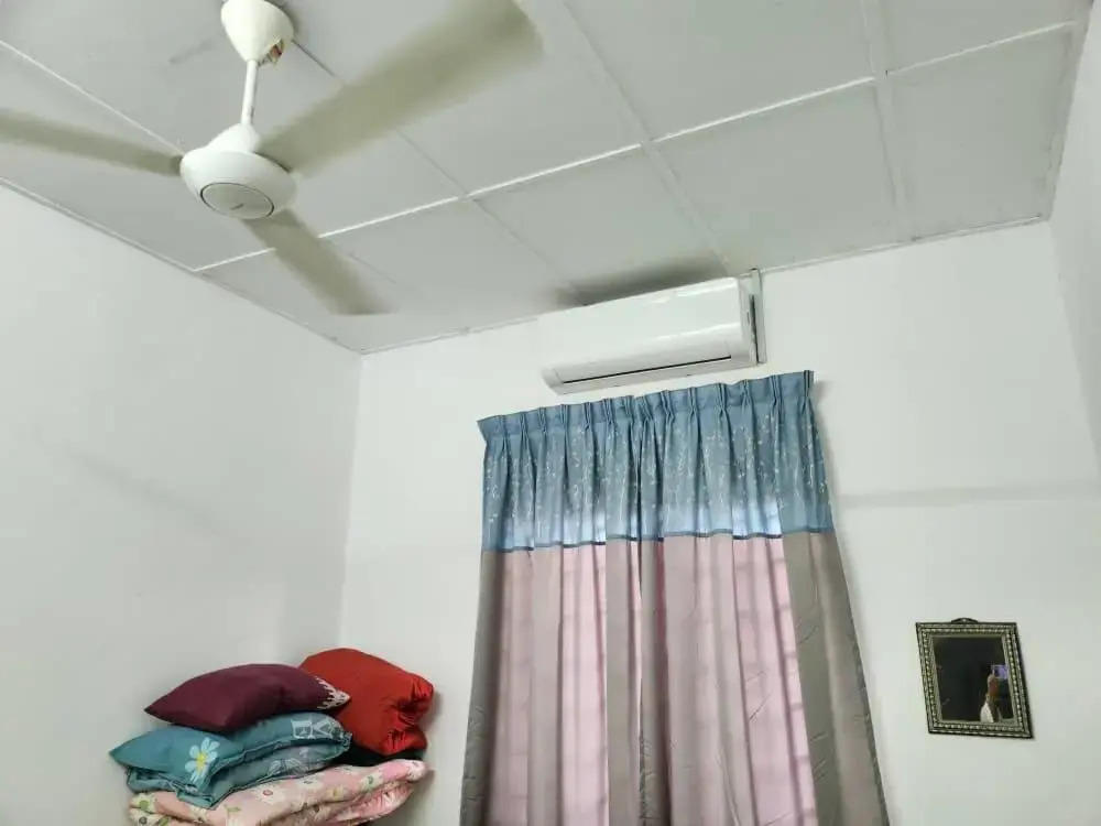 DHaja 61 KLIA Sepang with 3 AIRCONDS & WiFi
