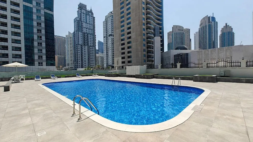 Cozy 1BR Gem in Marina With City Views