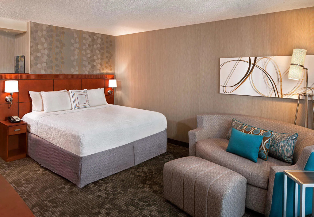 Courtyard By Marriott Farmington
