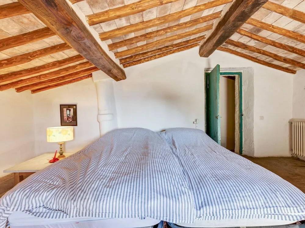 Lovely Holiday Home in Castellina in Chianti With Garden