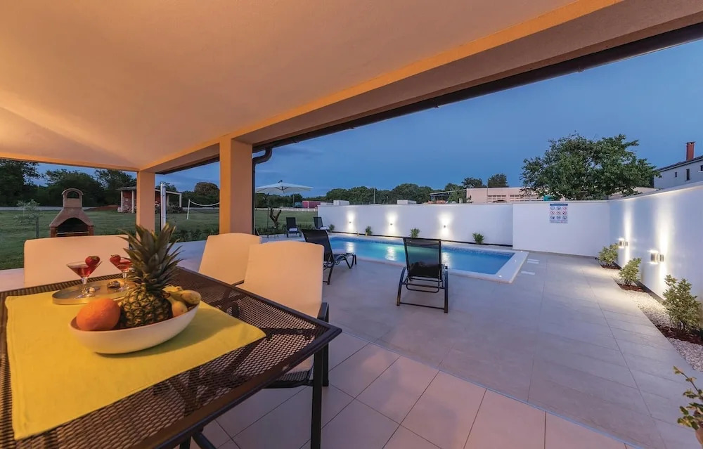 Stunning Home in Fazana With Wifi and 3 Bedrooms