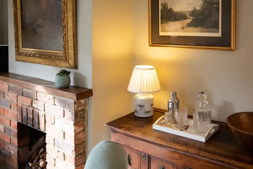 Cosy Cottage in Beautiful South Downs Walk 2 Pub