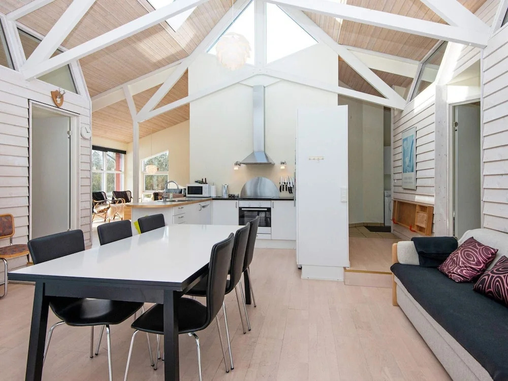 6 person holiday home in Vemb-By Traum