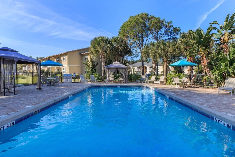 Sunny Apartments near Beach by Frontdesk