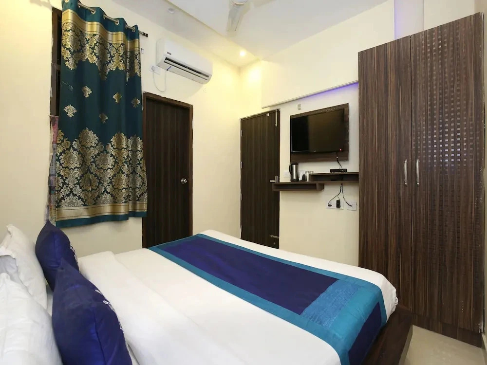 Hotel JK, Punjab