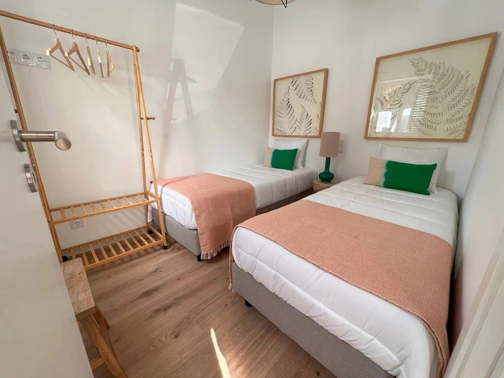 Central Beach Villa W Heated Pool, By Timecooler