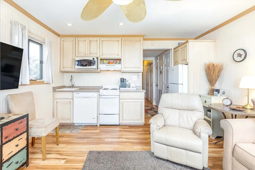 Beach Racquet A221 by Tybee Vacation Rentals