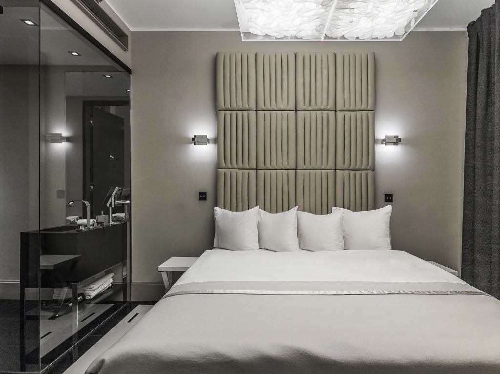 Hotel Blow Up Hall 5050