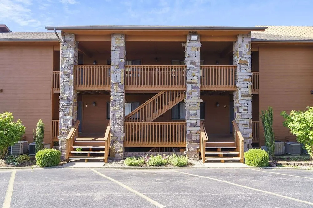Pool View Oasis - Community Amenities