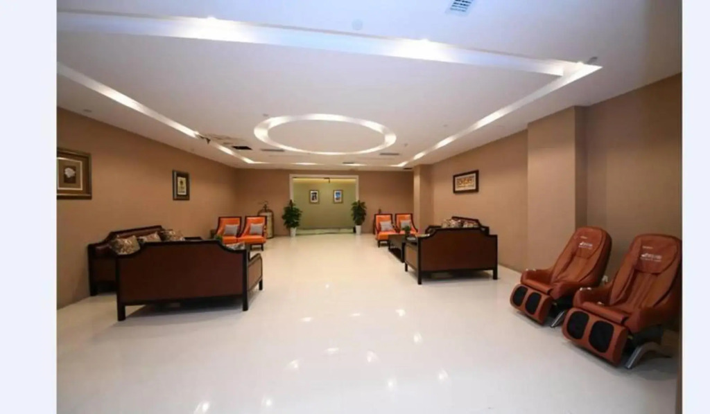 Super 8 Hotel (Linquan East Road, Guangde Road)