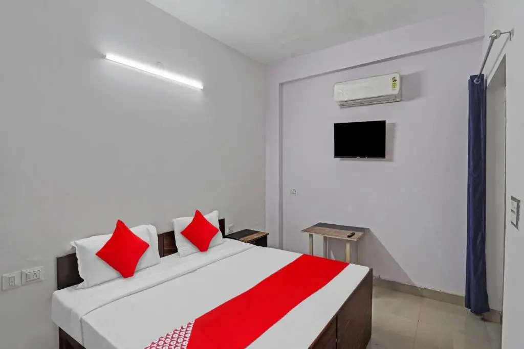 OYO Flagship 80598 Hotel Grand Shiva