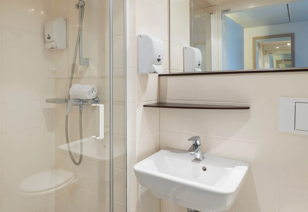 B&B HOTEL Laval Ouest