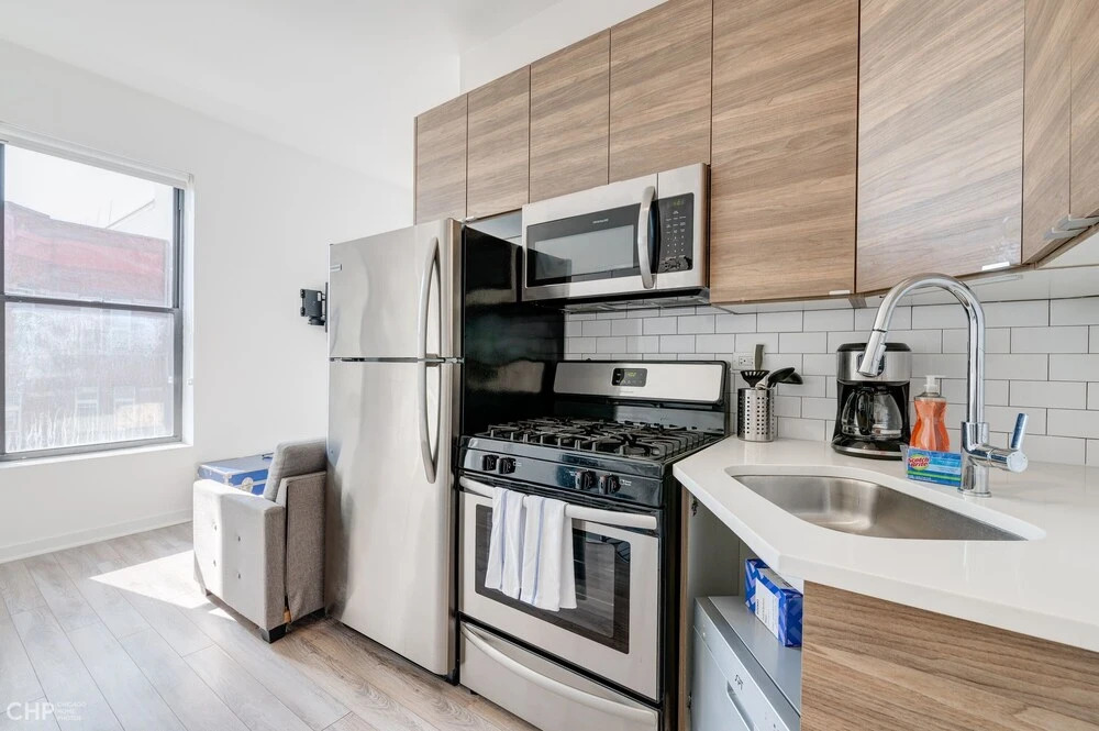 Feel Comfy And Cozy At This Lovely Chi-town Home Away From Home - 747 Lofts Cabin 308 by RedAwning