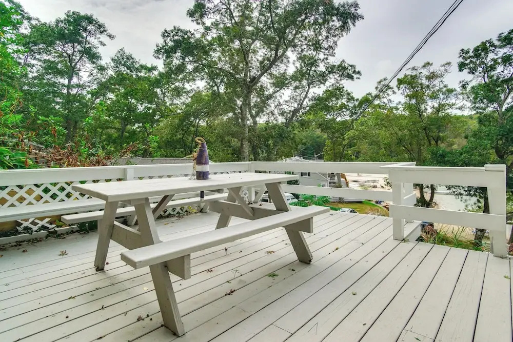 Swim & Fish On-site! Waterfront Cape Cod Cottage