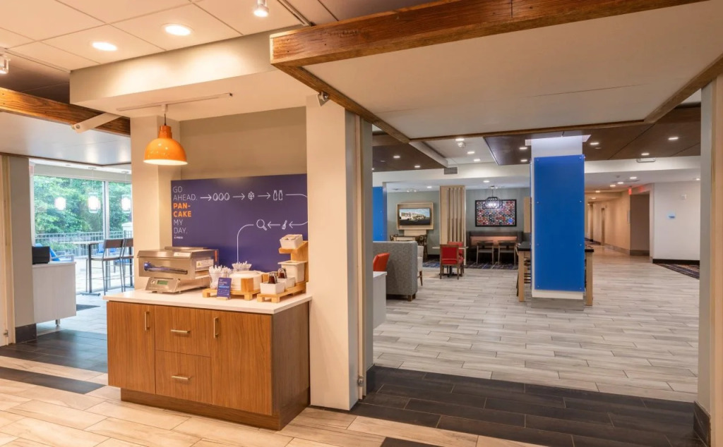 Holiday Inn Express & Suites Greenville S - Piedmont by IHG