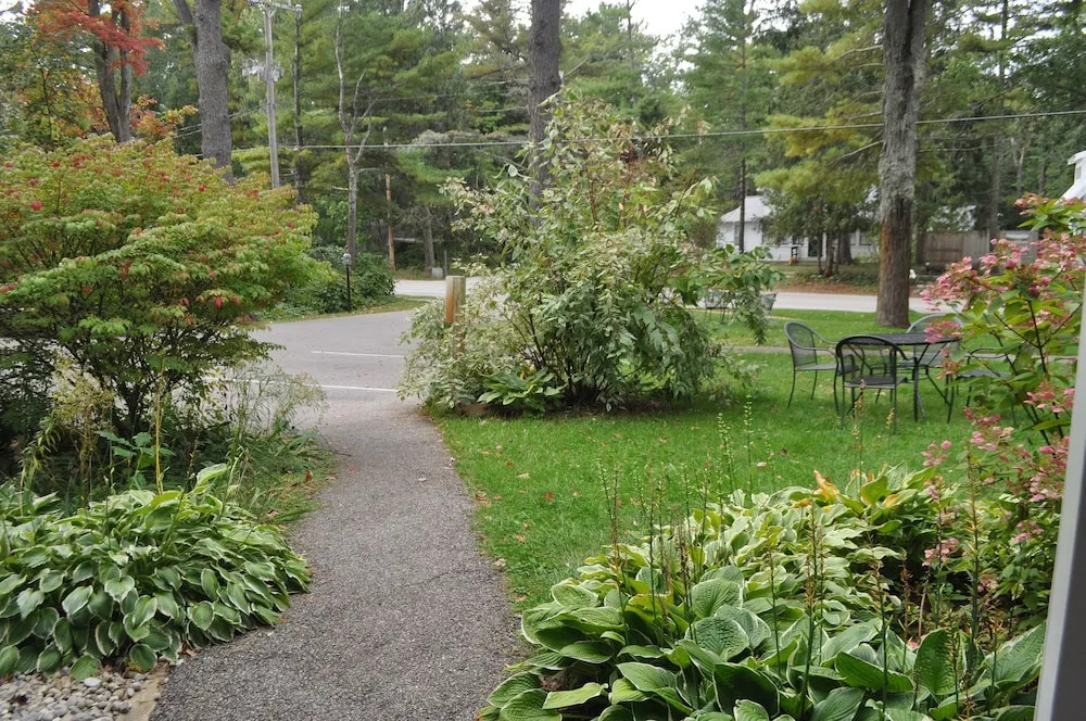 M22 Inn Glen Arbor