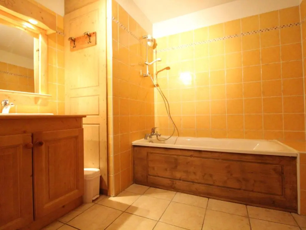 Appartement Lanslevillard, 5 pièces, 10 personnes - FR-1-508-85
