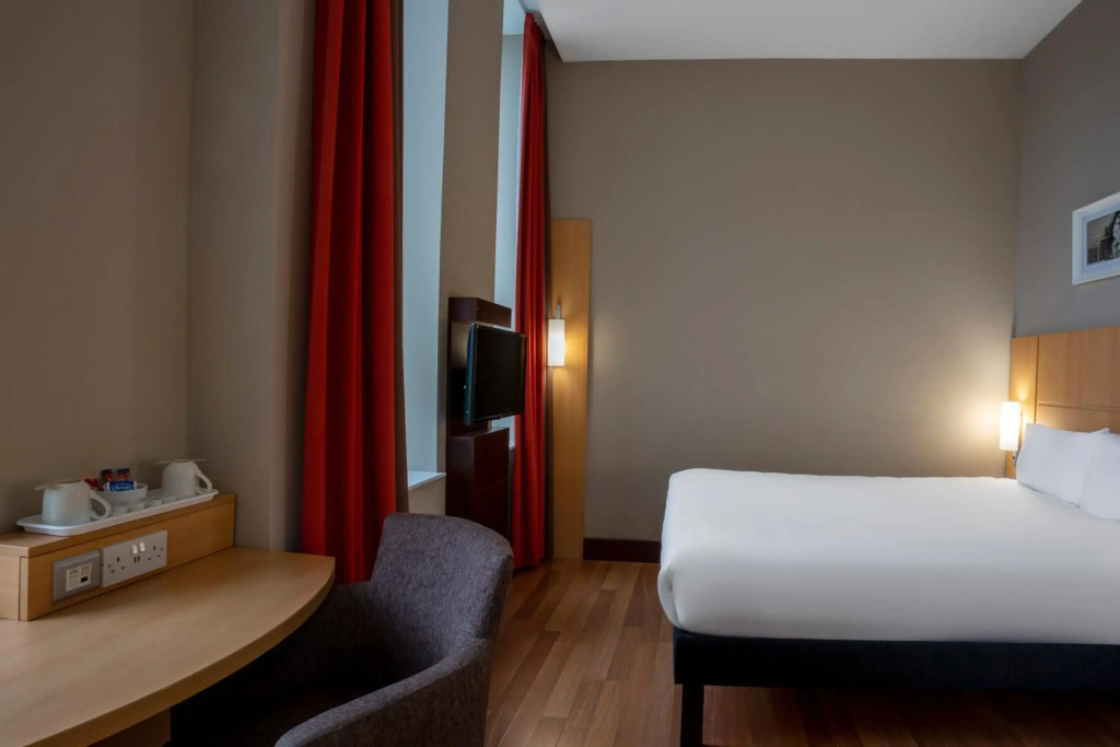 ibis Belfast Queens Quarter