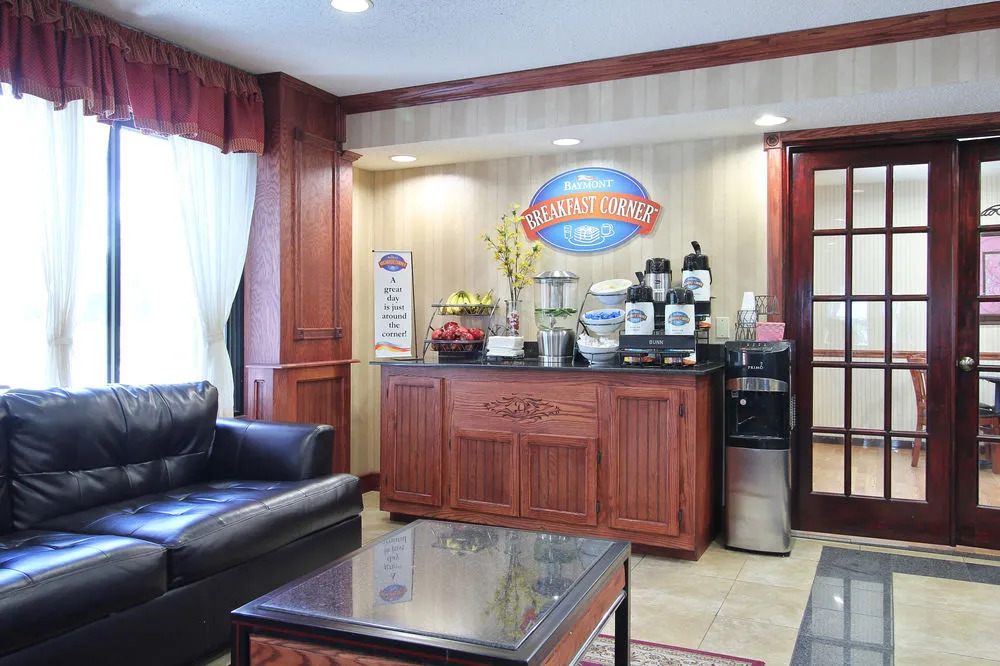 Baymont Inn & Suites Muskegon