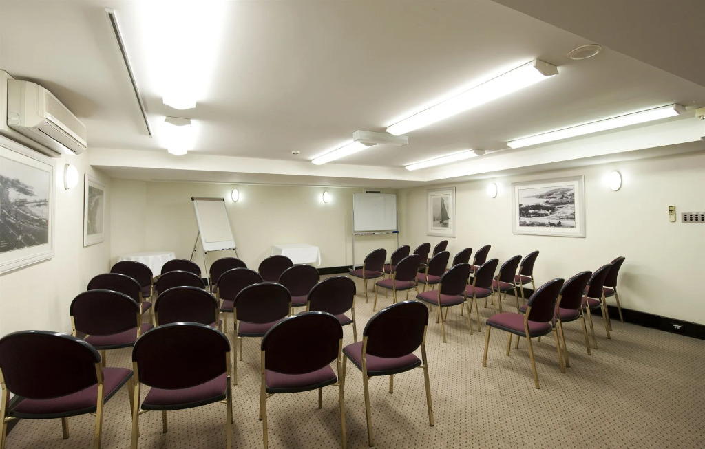 Coogee Sands Hotel & Apartments