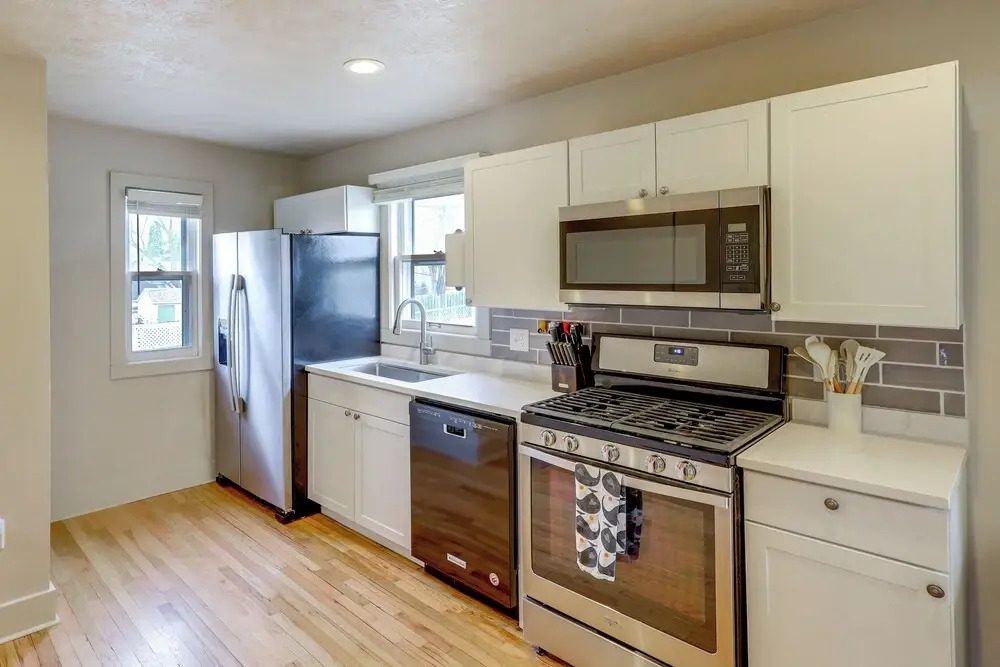 Walk to Nightlife District! Omaha Benson Bungalow