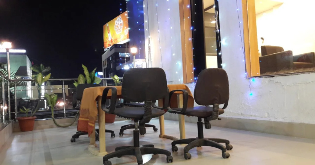 FabHotel Global Inn - Nr Sanjeevani Childrens Hospital
