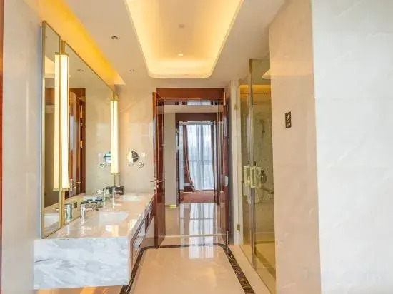 Yibang Peninsula Hotel