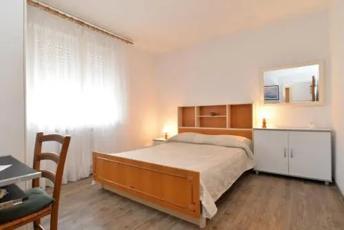 Apartment & Room Tanja 1552