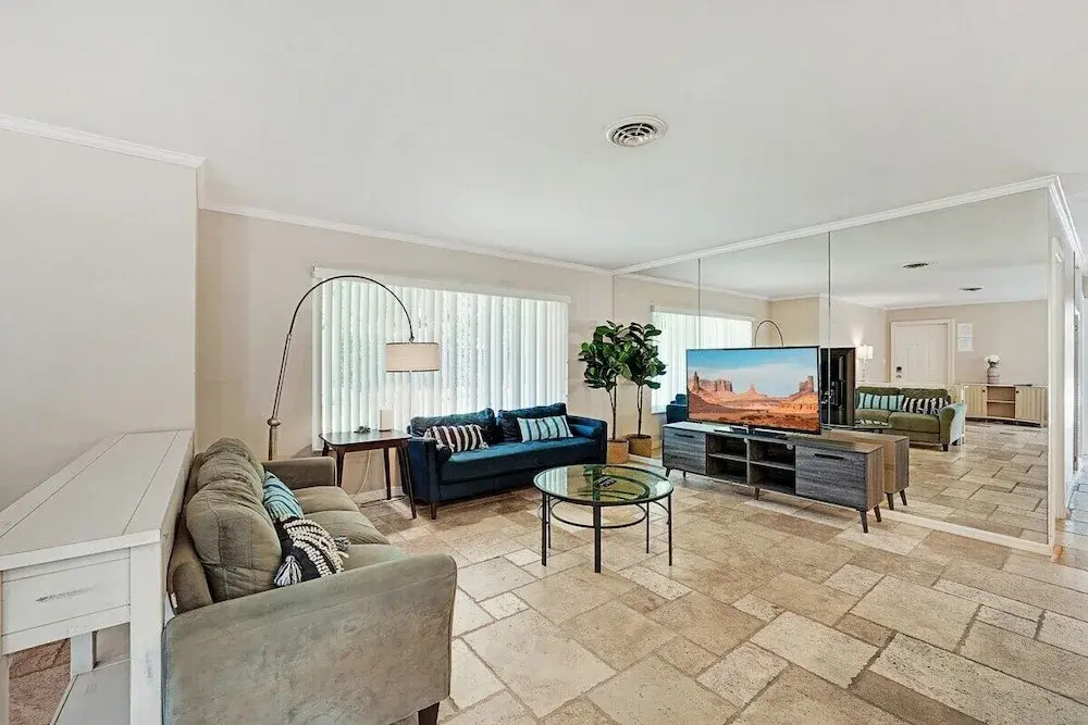 332 Wilton Manors in Wilton Manors