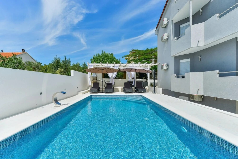 Holiday House Viktoria With Pool For 14 People