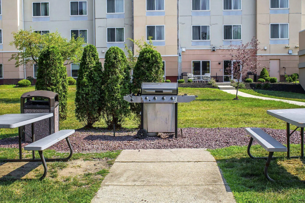 Wilkes-Barre Inn & Suites