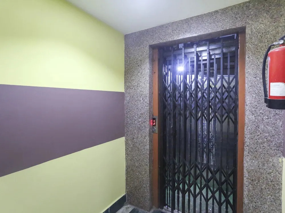 Hotel Tanushree by OYO Rooms